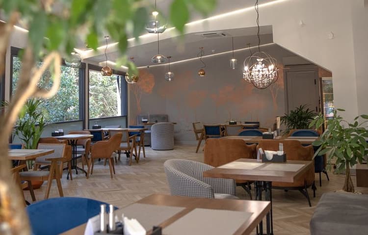 Отель «Снежный Пик»